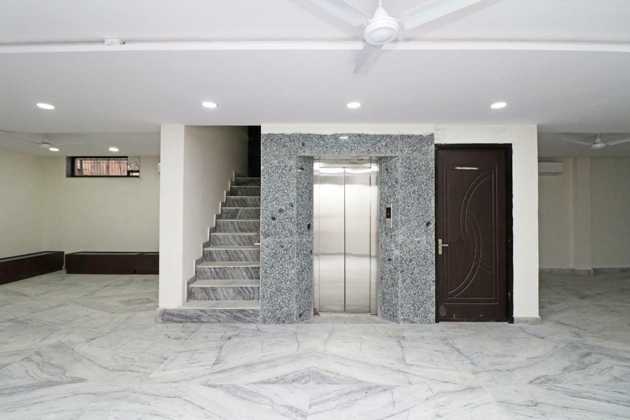 Hotel SKD FULLY VACCINATED STAFF Vrindāvan Exterior foto